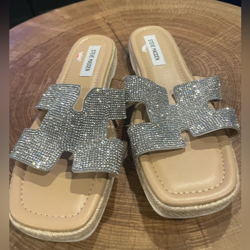 RESORT/Vacation  Steve Madden Sparkling Rhinestone “H” Sandals- NWOT 8.5
